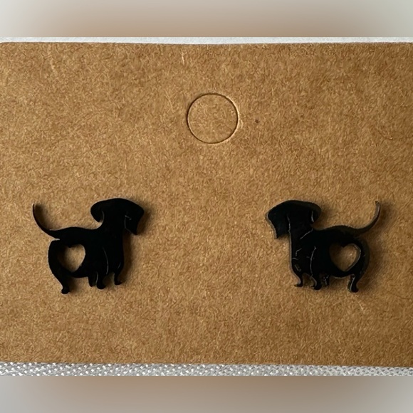 New Dachshund Dog Silhouette Heart Stud Earrings - Picture 4 of 4
